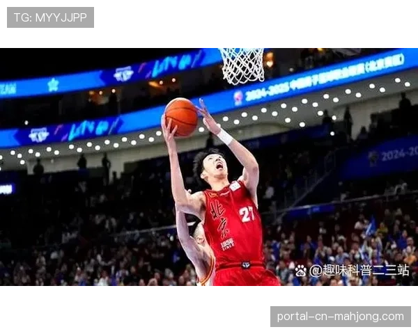 徐杰脑后妙传助攻周琦空接，广东宏远打出赛季最佳配合